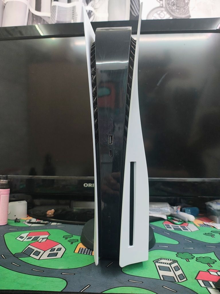 Konsola Ps5 1216A z napędem +pad