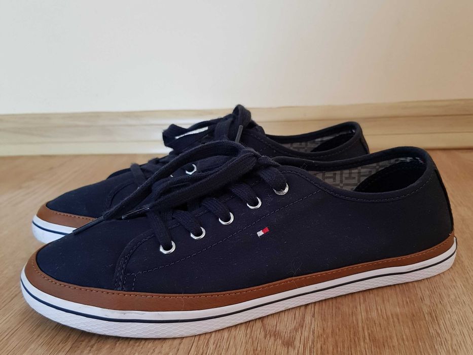 Obuwie Tommy Hilfiger rozmiar 40