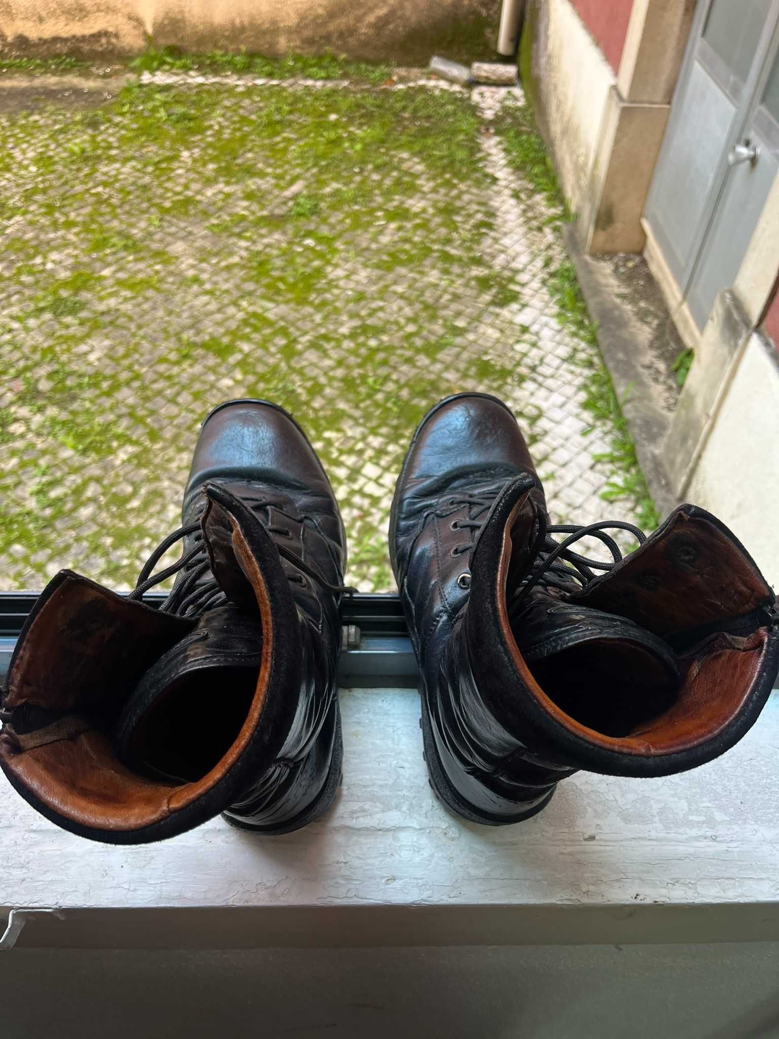 Botas de cabedal com fecho - Militares