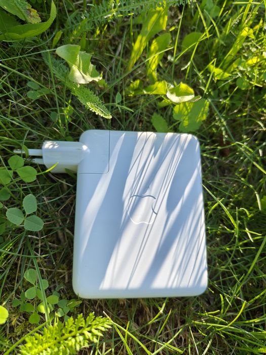 Apple 67W,140W USB-C Power adapter