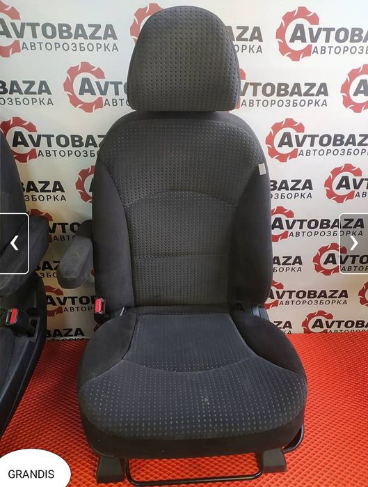 Сидіння передні Grandis Mitsubishi Сидения передние Грандис Грандіс