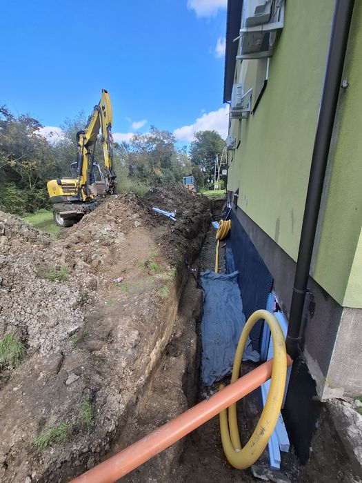 Usługi koparką kołową 11 ton, wyburzenia, prace ziemne, stawy, rowy,