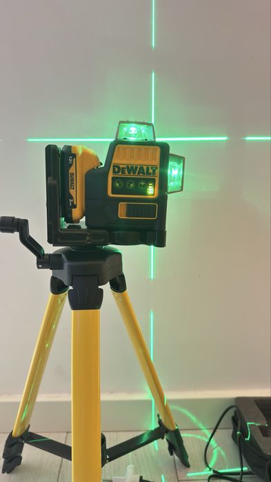 Nivel liser + tripes