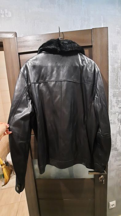 Шкіряна чоловіча куртка