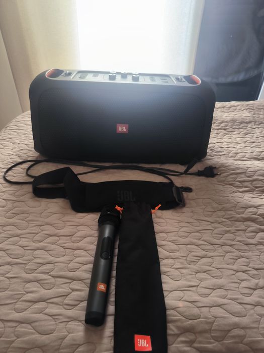 JBL partybox on the go