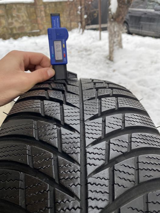Шини R17 215/65 Bridgestone Blizzak LM001. 2017p. 6.7mm. Зима