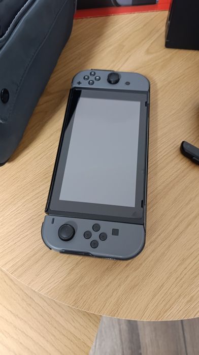 Nintendo switch gray V2/K€FIR/