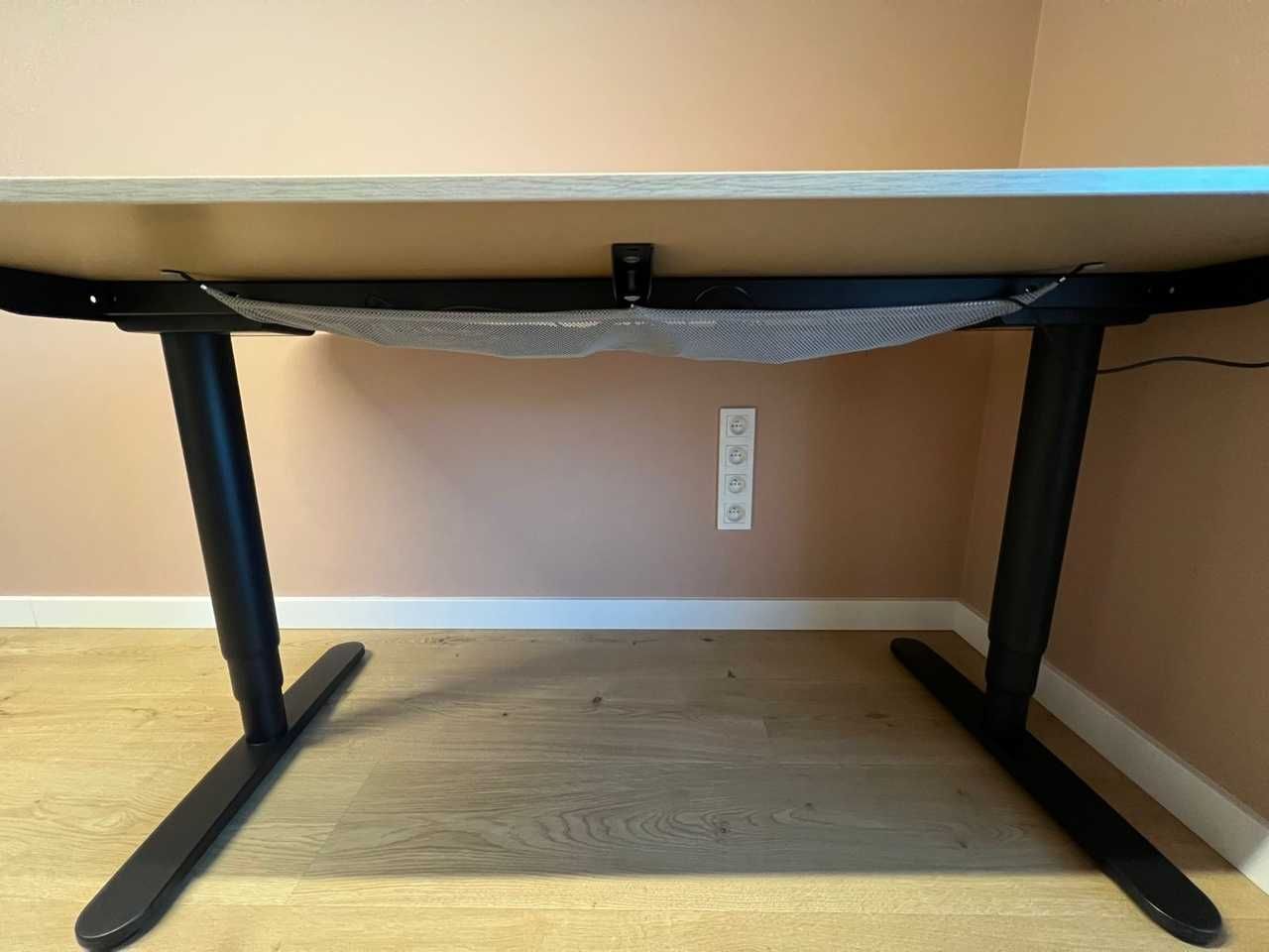Biurko IKEA BEKANT 160x80 cm – elektryczna regulacja, czarny stelaż