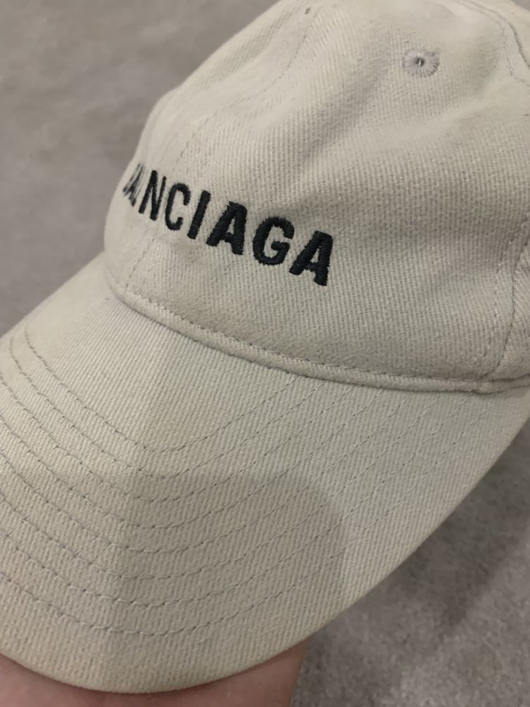 CHAPÉU BALENCIAGA