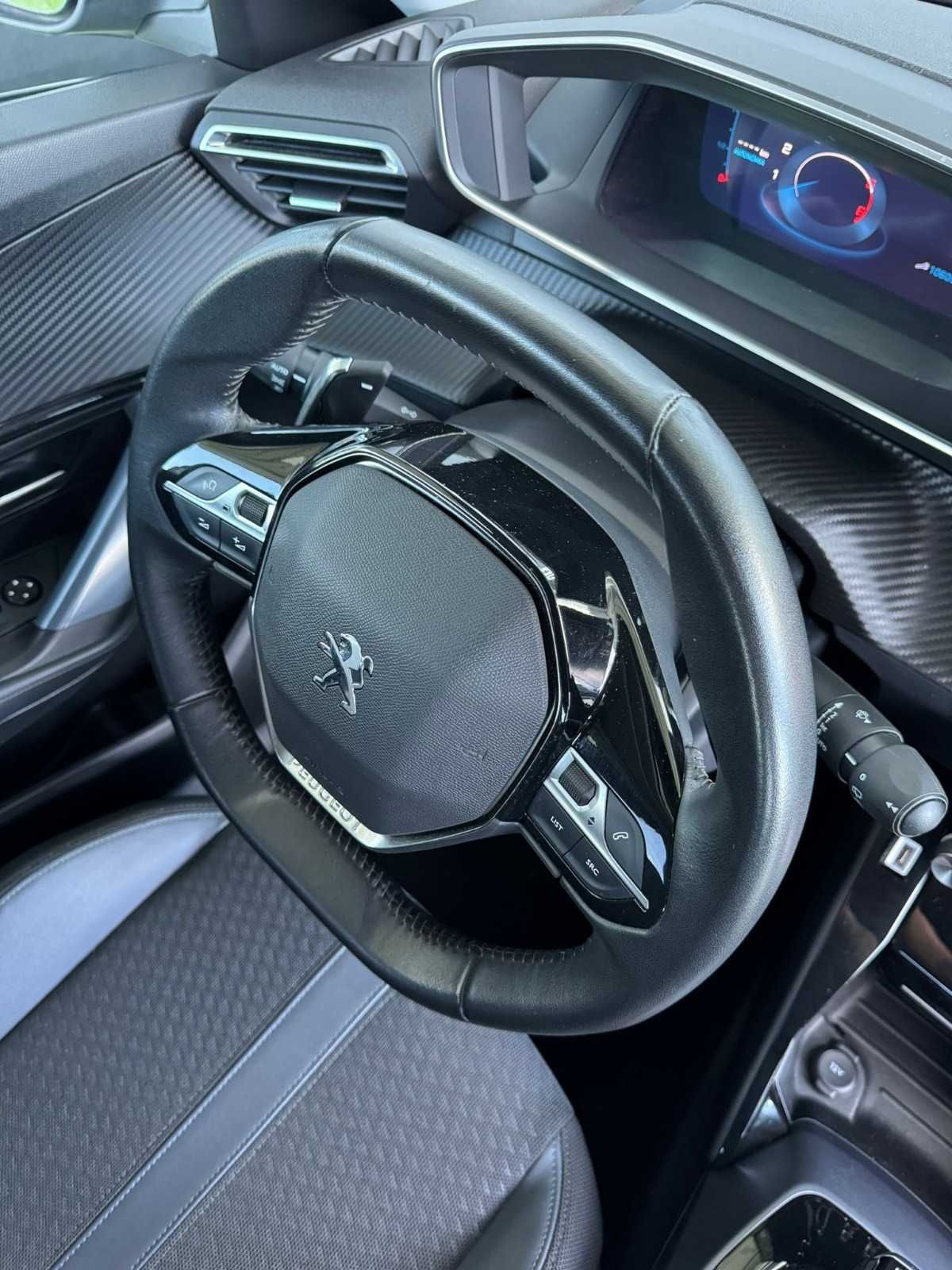 PEUGEOT 2008 1.5 Blue HDi Allure EAT8