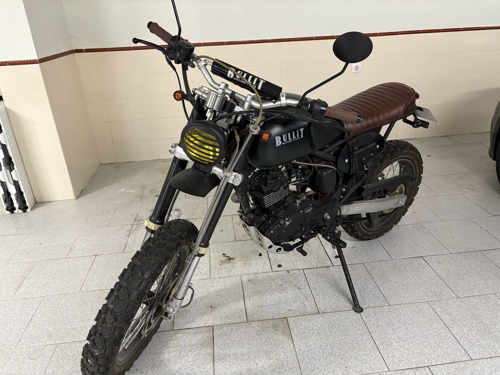 Bullit Black Edition Hero-UNICA-  1531 kilometros - 1 Dono