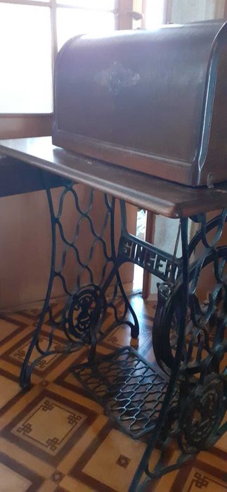 Starodawna maszyna do szycia Singer