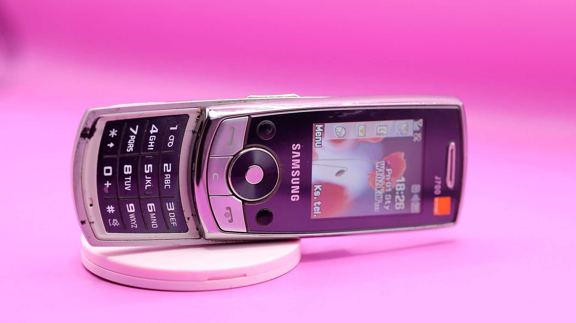 Samsung J700 – retro telefon typu slider, stan dobry, kolekcjonerski