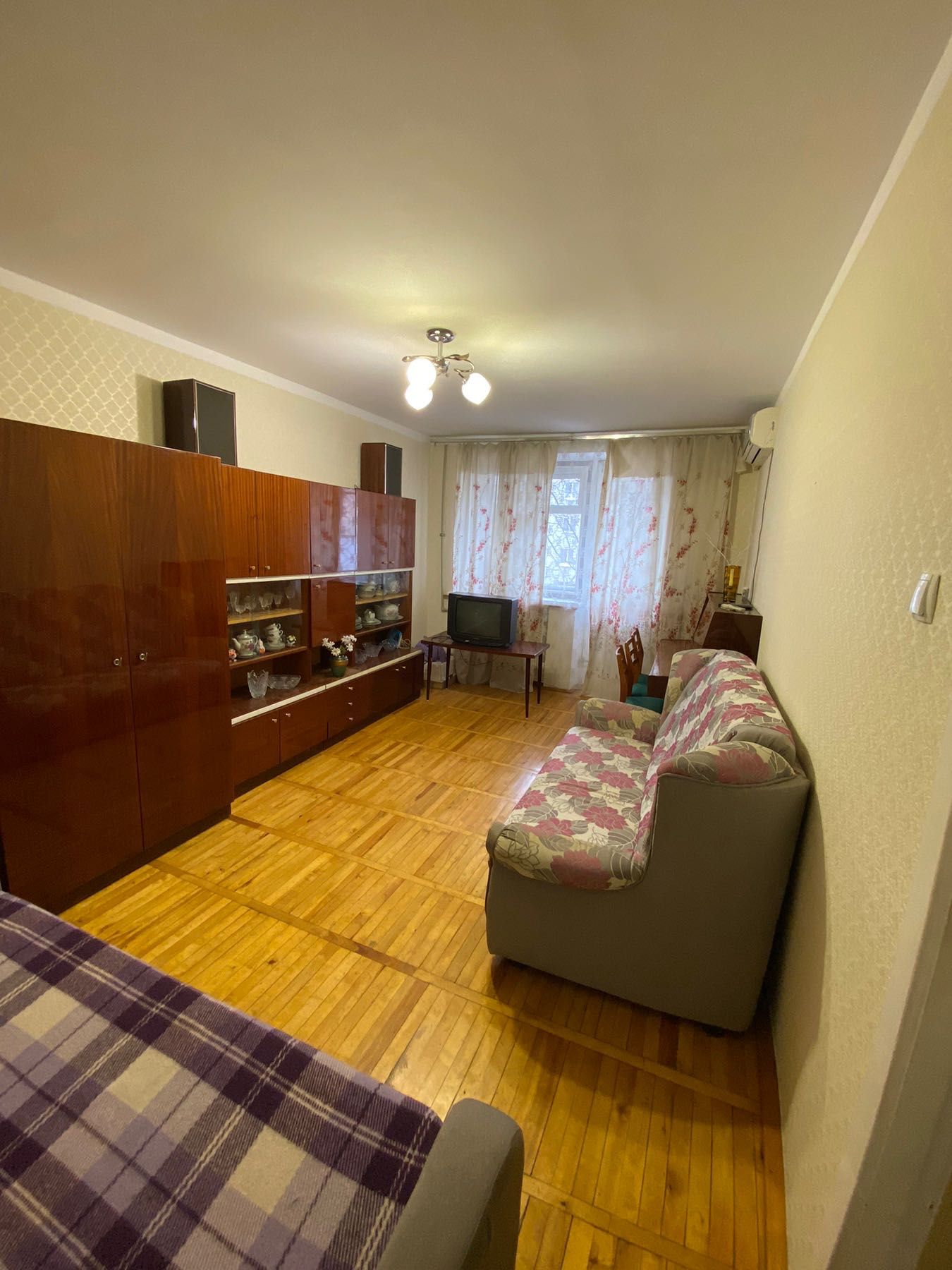 Продам 2 кімнатну  квартиру, район Титова, вул. Новокримська.