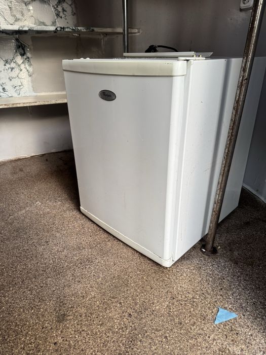 Холодильник Whirlpool