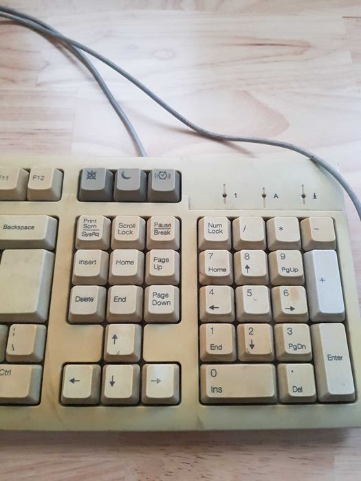 Klawiatura retro BTC
