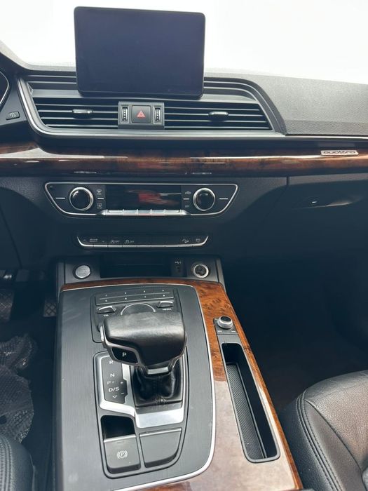 Ауди AUDI Q5. Власник