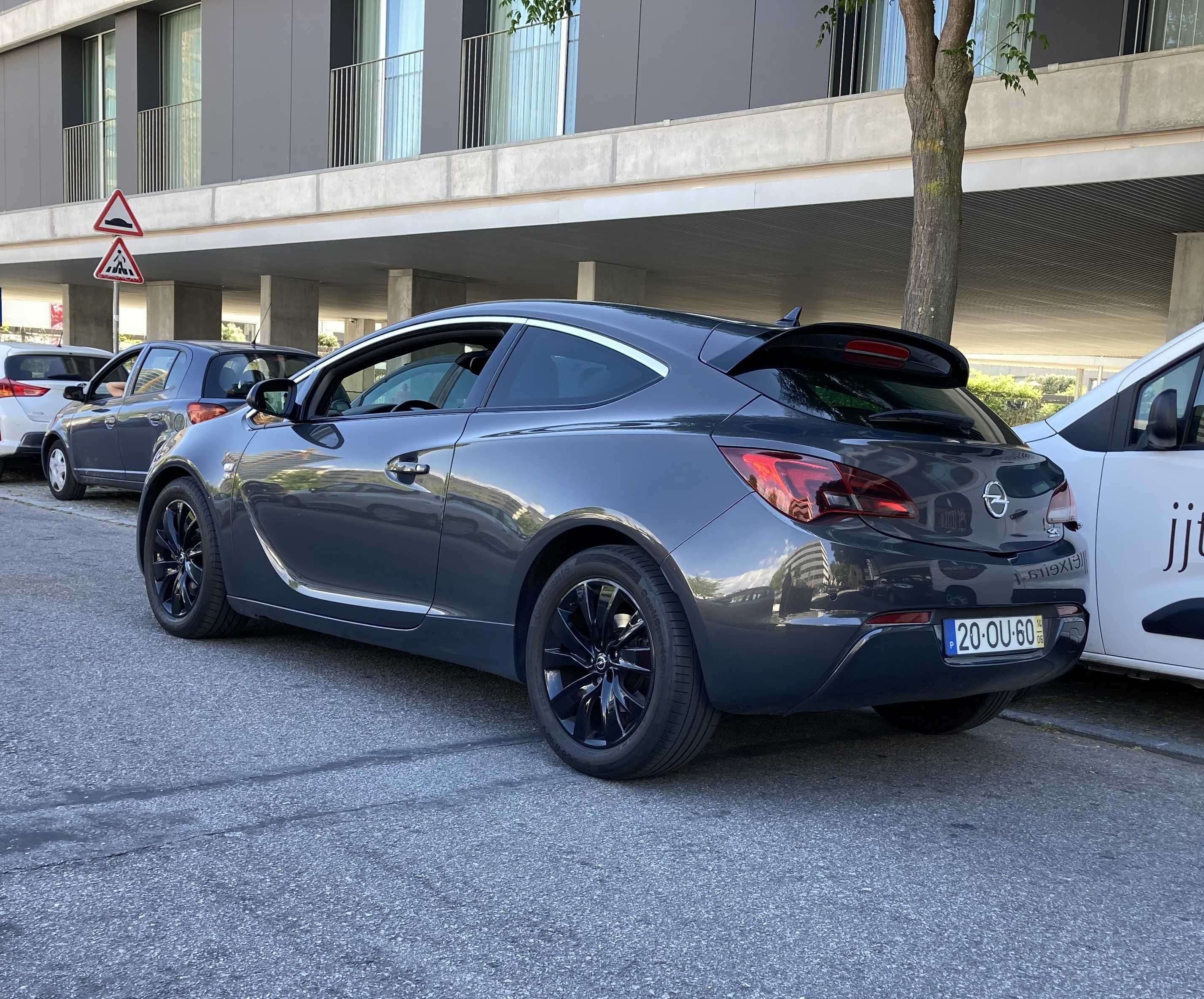 Opel Astra GTC OPCLine, Nacional