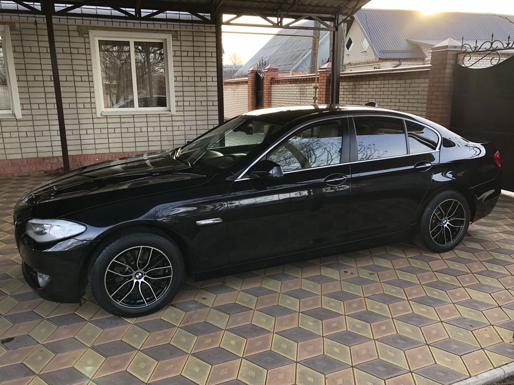 Продам BMW F10 официальная