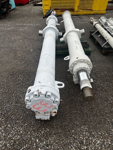 siłownik hydrauliczny  do prasy używany L-3000MM