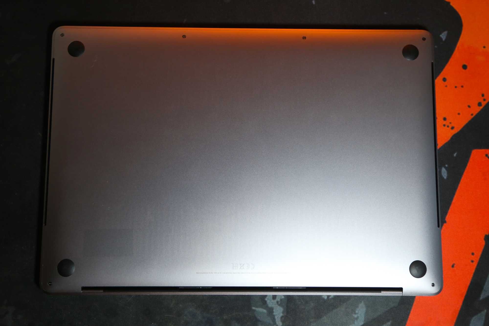 Ноутбук MacBook 15 2019 15.6" i7/Intel UHD Graphics 630/32 gb/SSD 512
