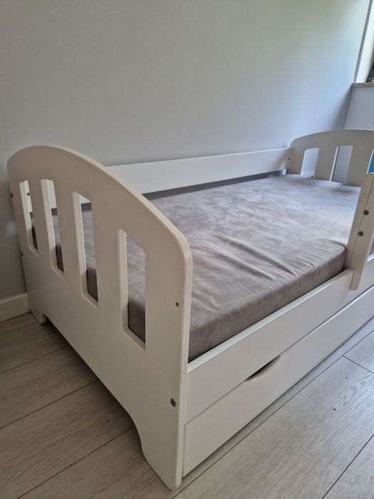 Łóżko młodzieżowe typu ikea