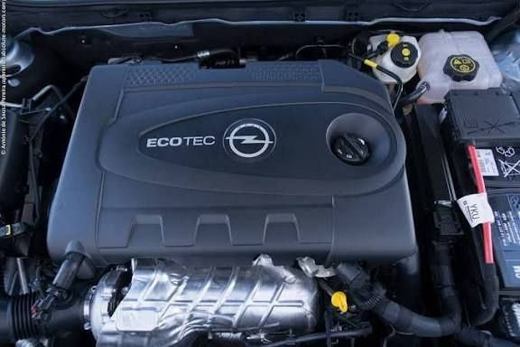 Motor AVARIADO opel Insignia com todos os componentes