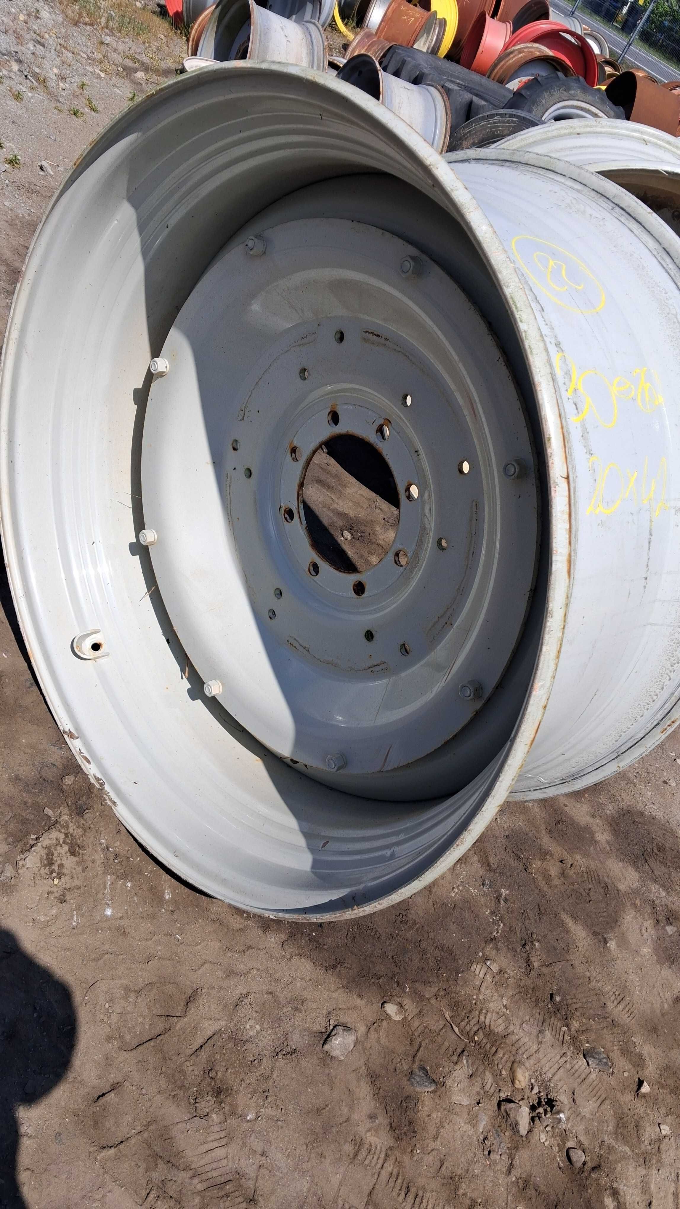 Felgi felga 20x42 Valtra NH JD Case 650/65r42 650/75r42 regulowane GKN