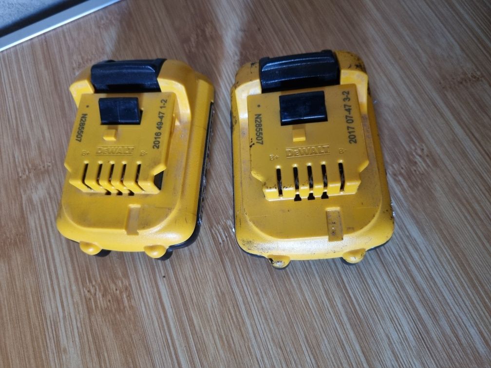 Дрель-шуруповерт аккумуляторная DeWALT DCD710