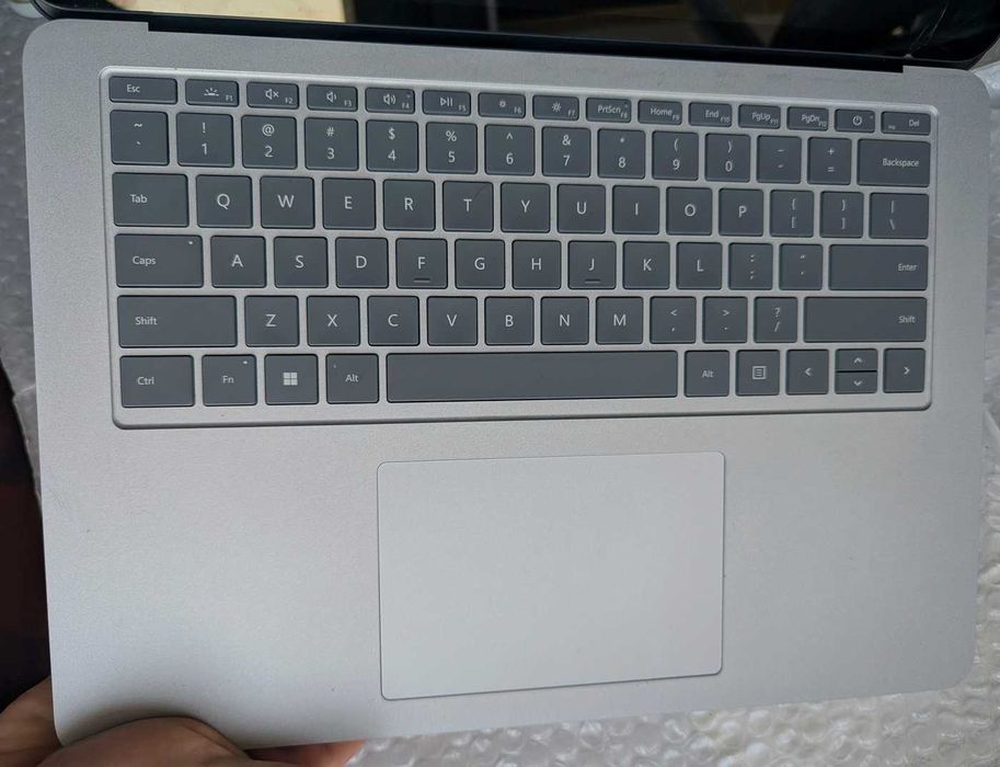 120Hz 2K 14.3" Microsoft Surface Studio i7 11370H RTX 3050ti 16/512 GB