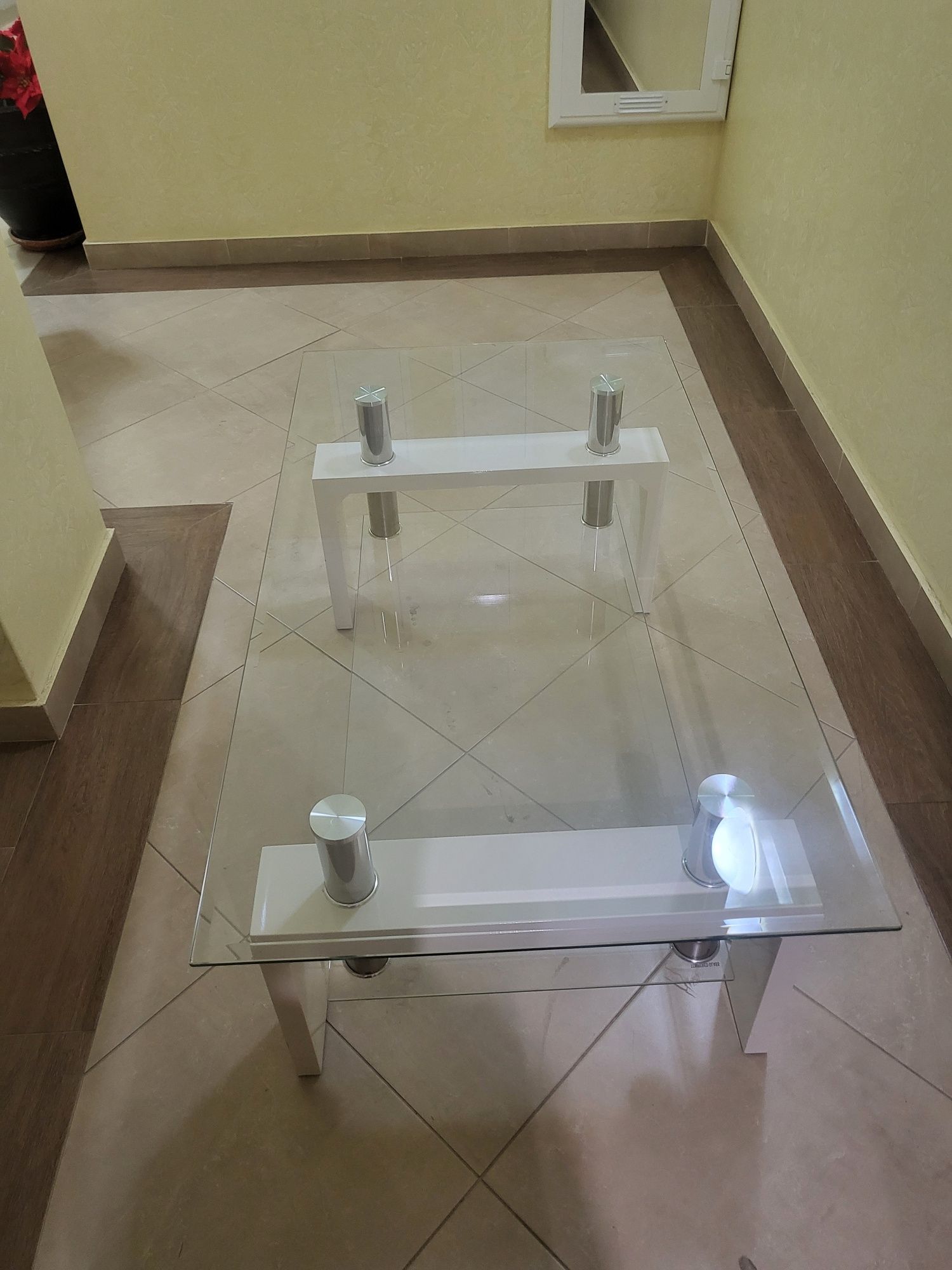 Mesa em vidro para sala