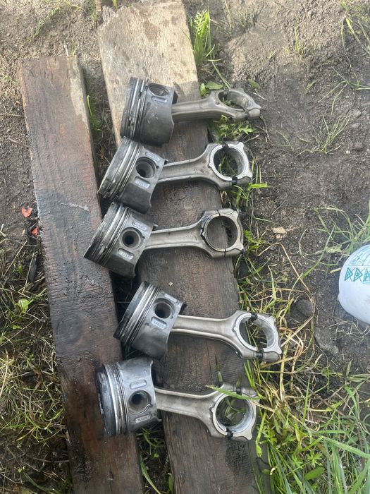 Шатун з поршнем 2.7 CDI OM612  jeep cheroke