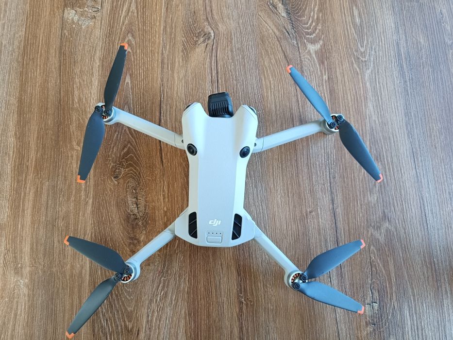Dron DJI Mini 4 Pro Fly More Combo RC2 z DJI care!