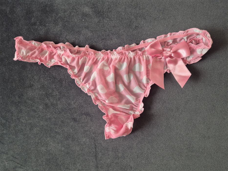 Urocze stringi serduszka sexy M