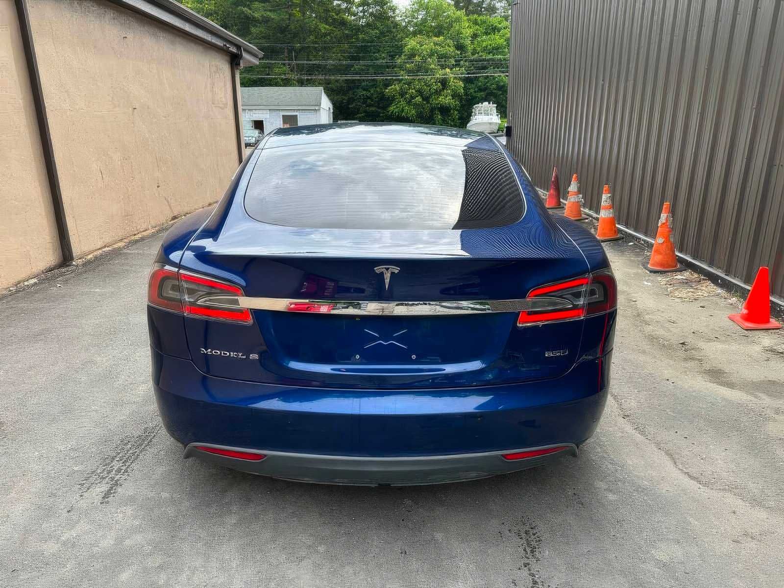 2015 Tesla Model S 85D