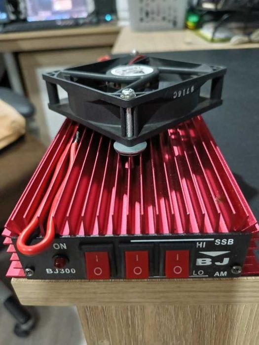 Amplificador linear BJ300 (10 e 11 metros)