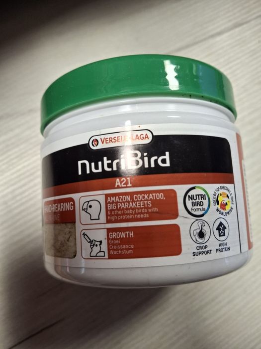 Pokarm do karmienia ptaków piskląt