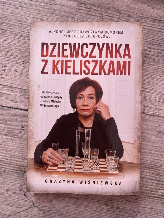 Dziewczynka z kieliszkami - Grażyna Wiśniewska