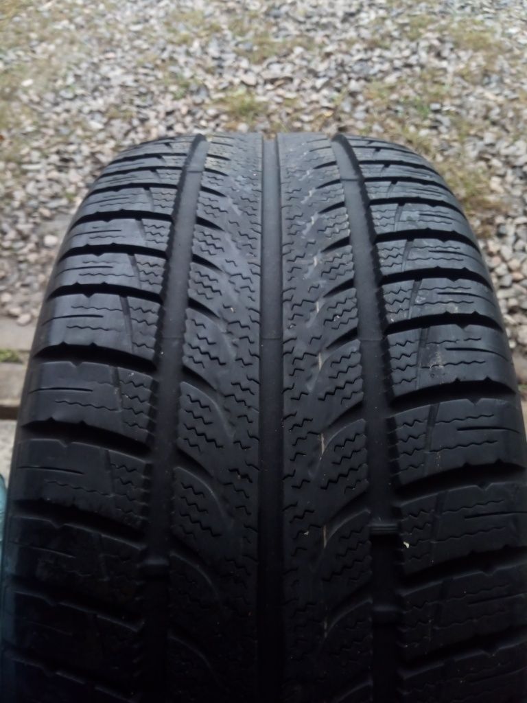 225/50/16 Kumho AllWeather 2019r. 6mm