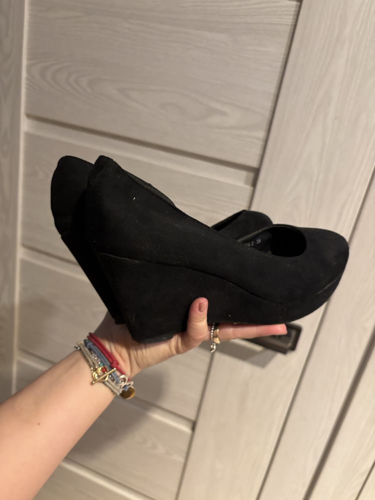 Czarne koturny Trend rozmiar 36