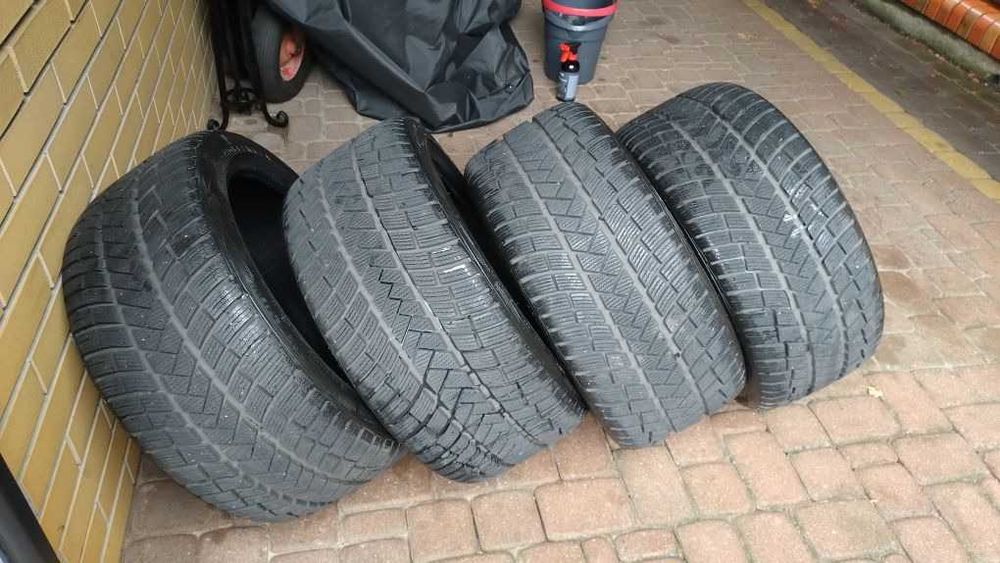 4 opony po jednym sezonie bieżnik 7 mm Vredestein 245/40/18