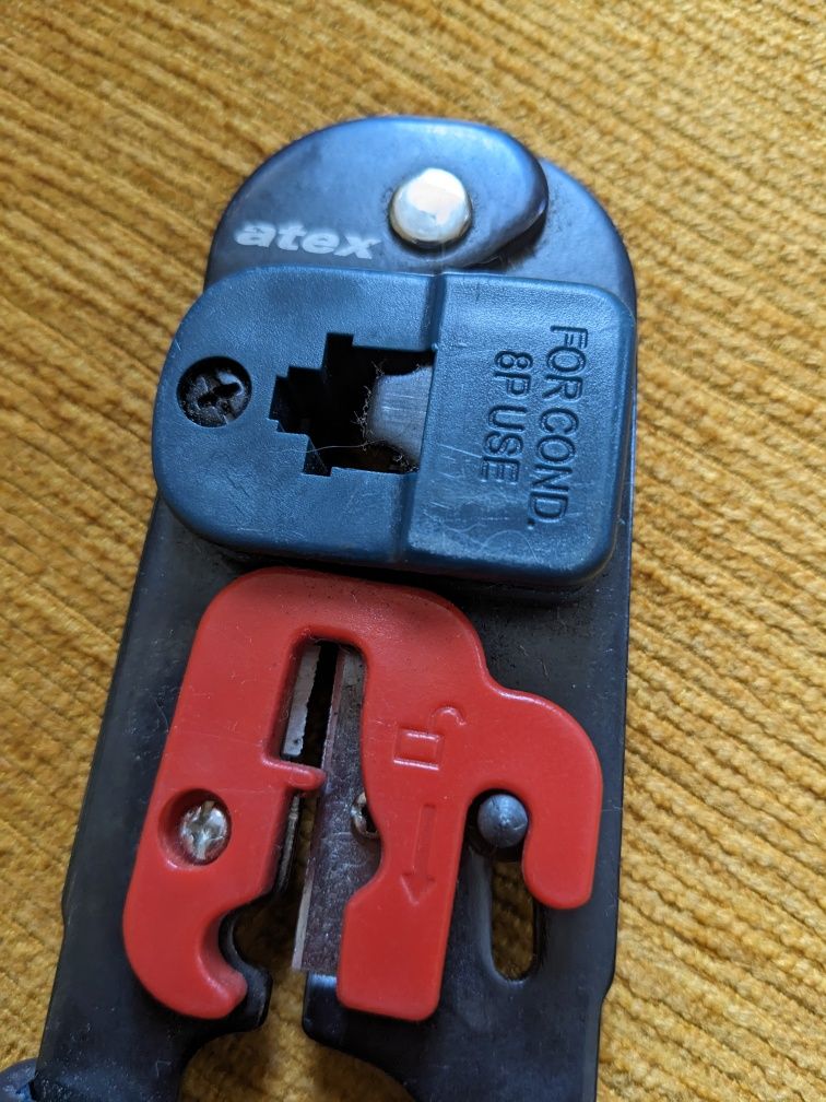 Narzędzie do zaciskania wtyków RJ45 (8P8C) - atex kabla interntowego