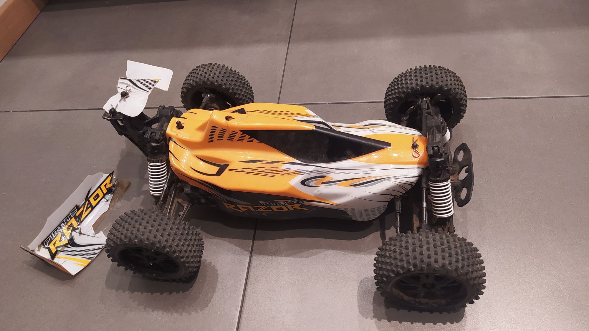 Model samochodu RC T2M Pirate Razor 1:10