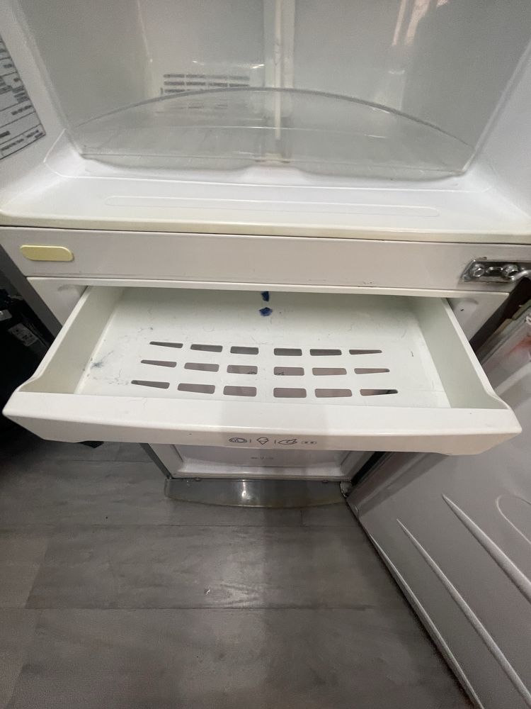 Frigorifigo LG combinado cinza