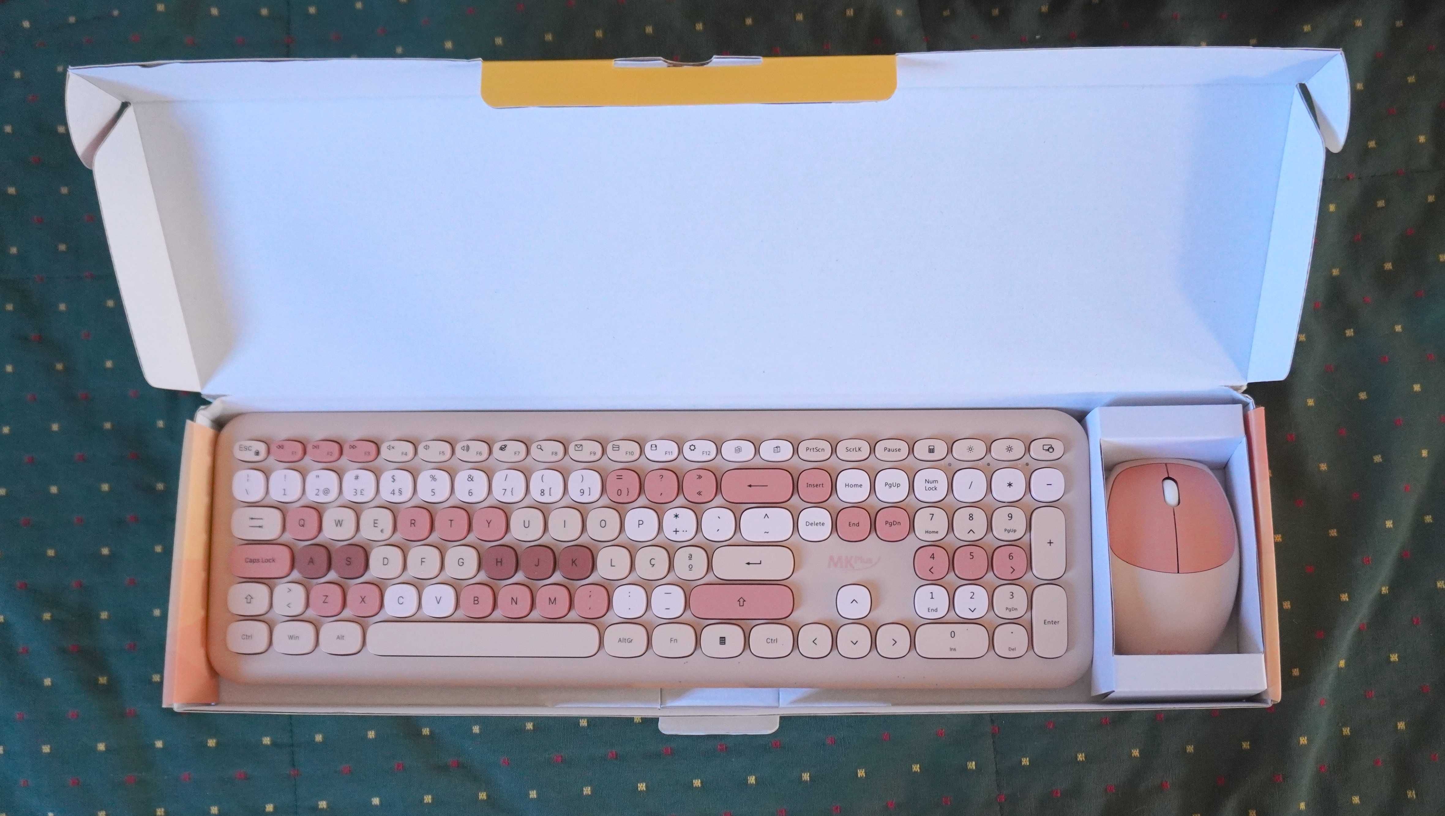 Teclado + Rato MK Plus (cor de rosa pastel) - em perfeitas condições