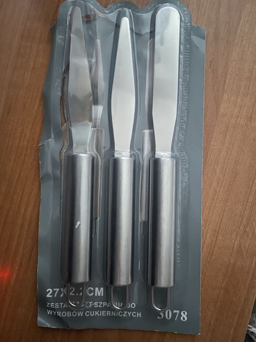 Zestaw cukierniczy do tortow, ciast. Foremki i narzędzia cukiernicze