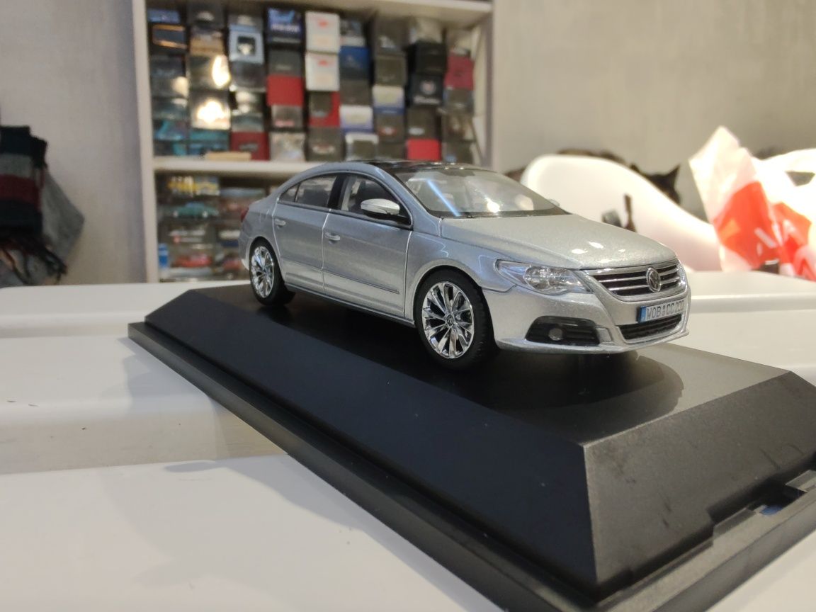 Масштабна модель Volkswagen Passat CC. Schuco. Масштаб 1/43