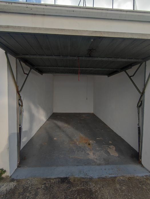 Apartamento T1 com garagem em box - Gondomar