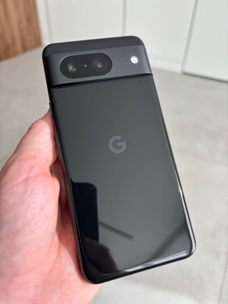 Google Pixel 8 8/128 Obsidian Neverlock (Global Version)