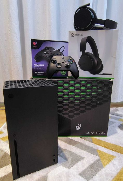 X BOX Series X/ - Como nova e pouco uso!